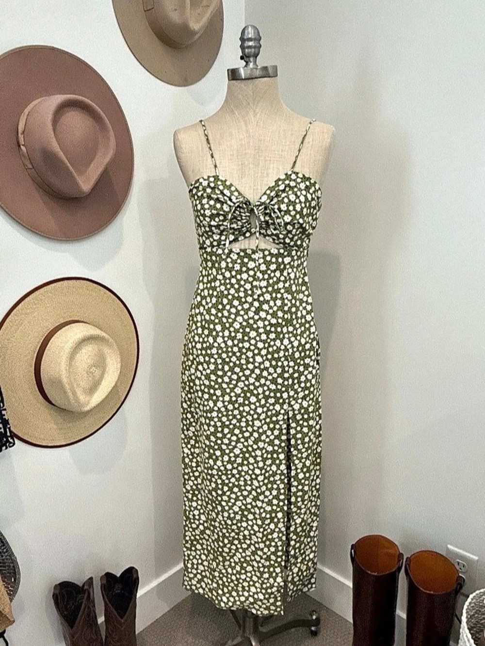 Zara Floral Green & White Midi Dress Like New